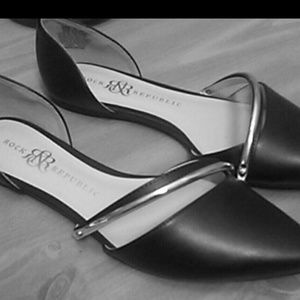Rock & Republic Edgy Black Flats Size 8